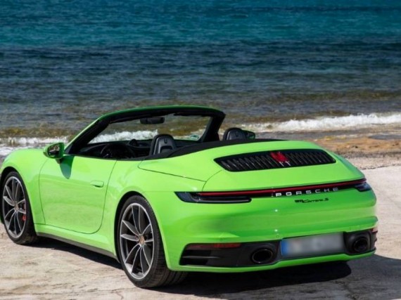 car hire Porsche 992 4s 