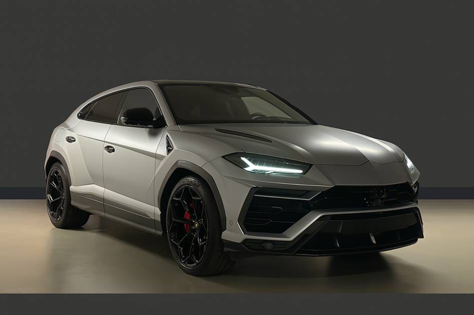 car hire Urus Performante